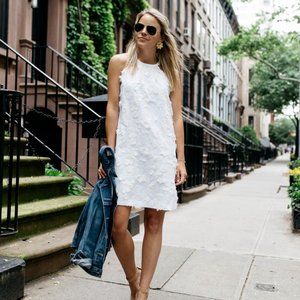 Ann Taylor White Sheath Dress with Floral Ribboning Size 4 Petite